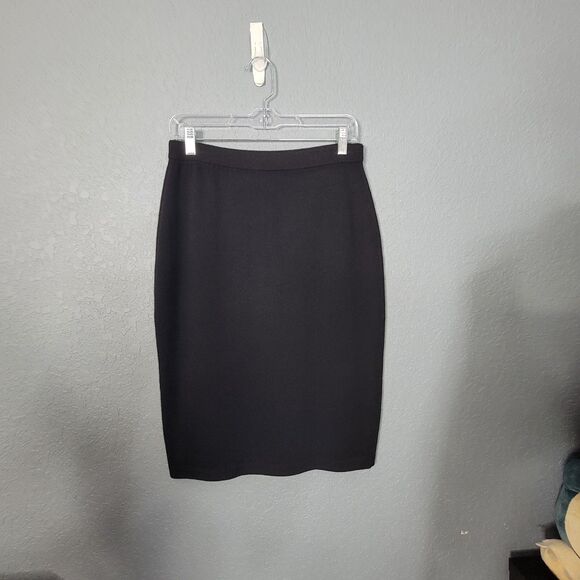 St. John Basics Santana Knit Skirt Size 8 Black Pencil Style Career Formal Wear - Picture 11 of 16
